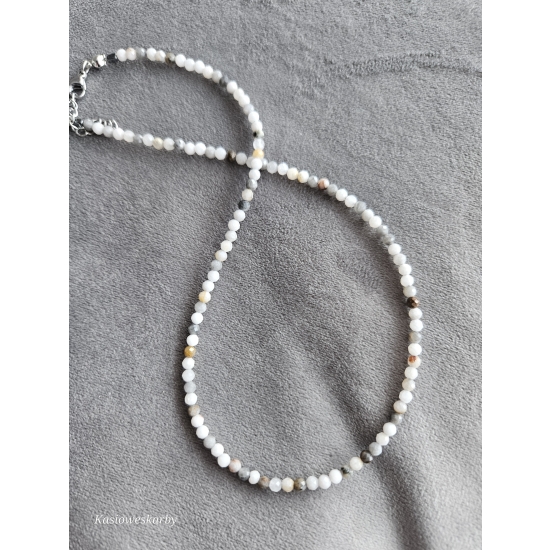 Naszyjnik z kamieni księżycowych